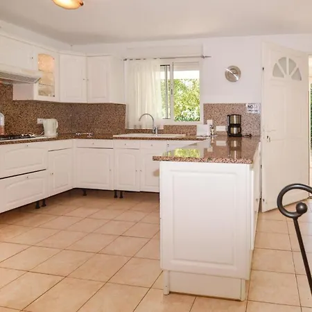 بيت للعطل 3 Bedroom In مورياني بلاج